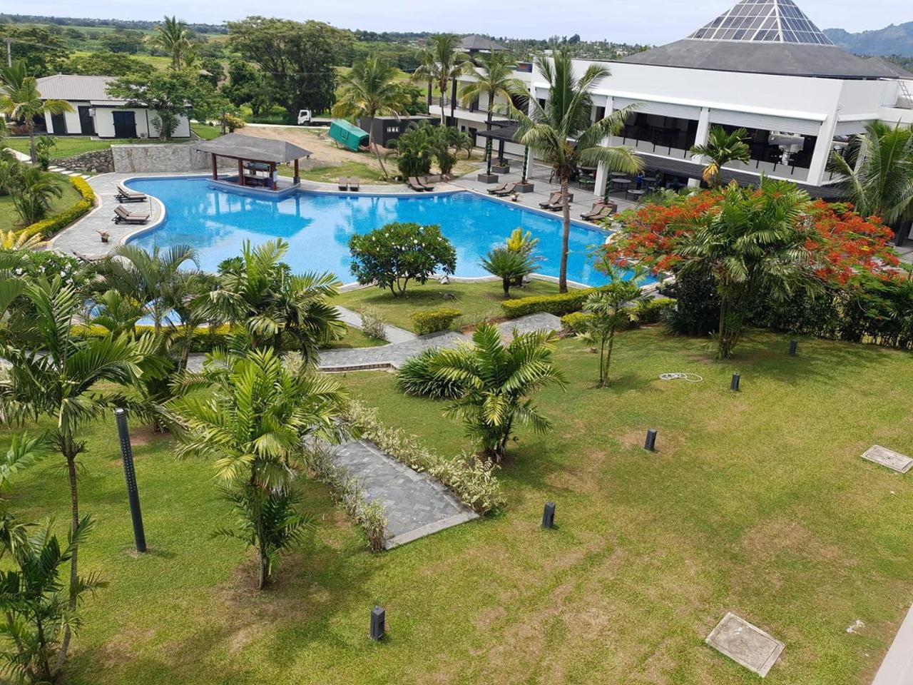 นาเซา รีสอร์ต แอนด์ วิลลา Hotel นาดี ภายนอก รูปภาพ