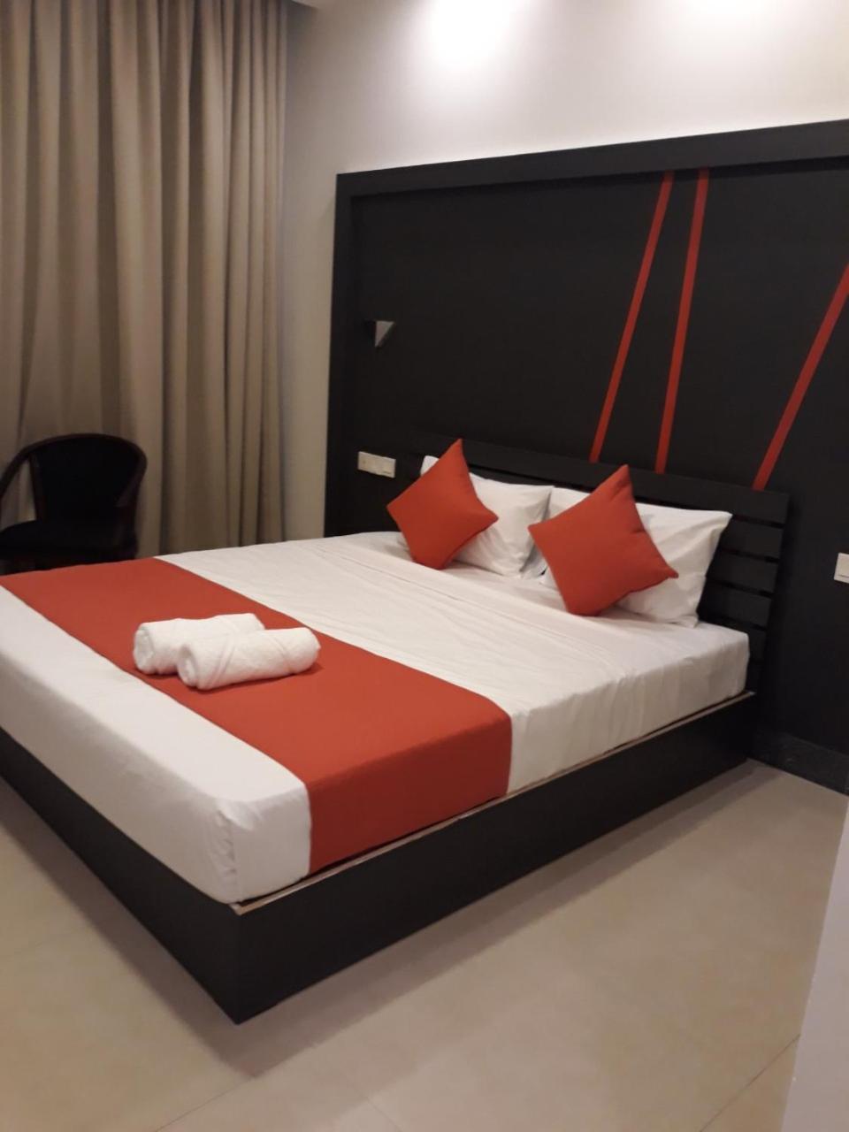 นาเซา รีสอร์ต แอนด์ วิลลา Hotel นาดี ภายนอก รูปภาพ