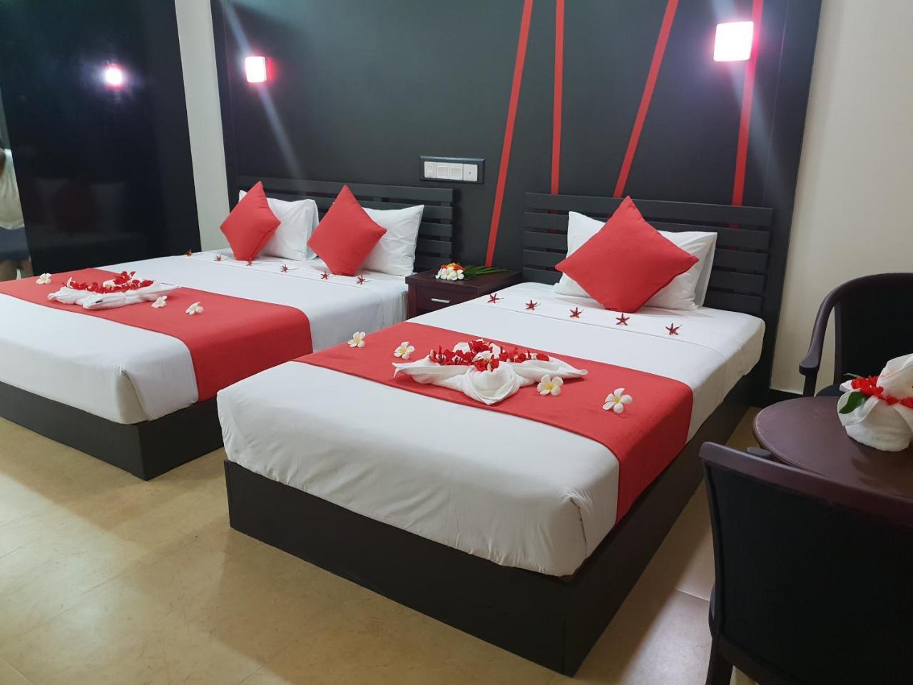 นาเซา รีสอร์ต แอนด์ วิลลา Hotel นาดี ภายนอก รูปภาพ
