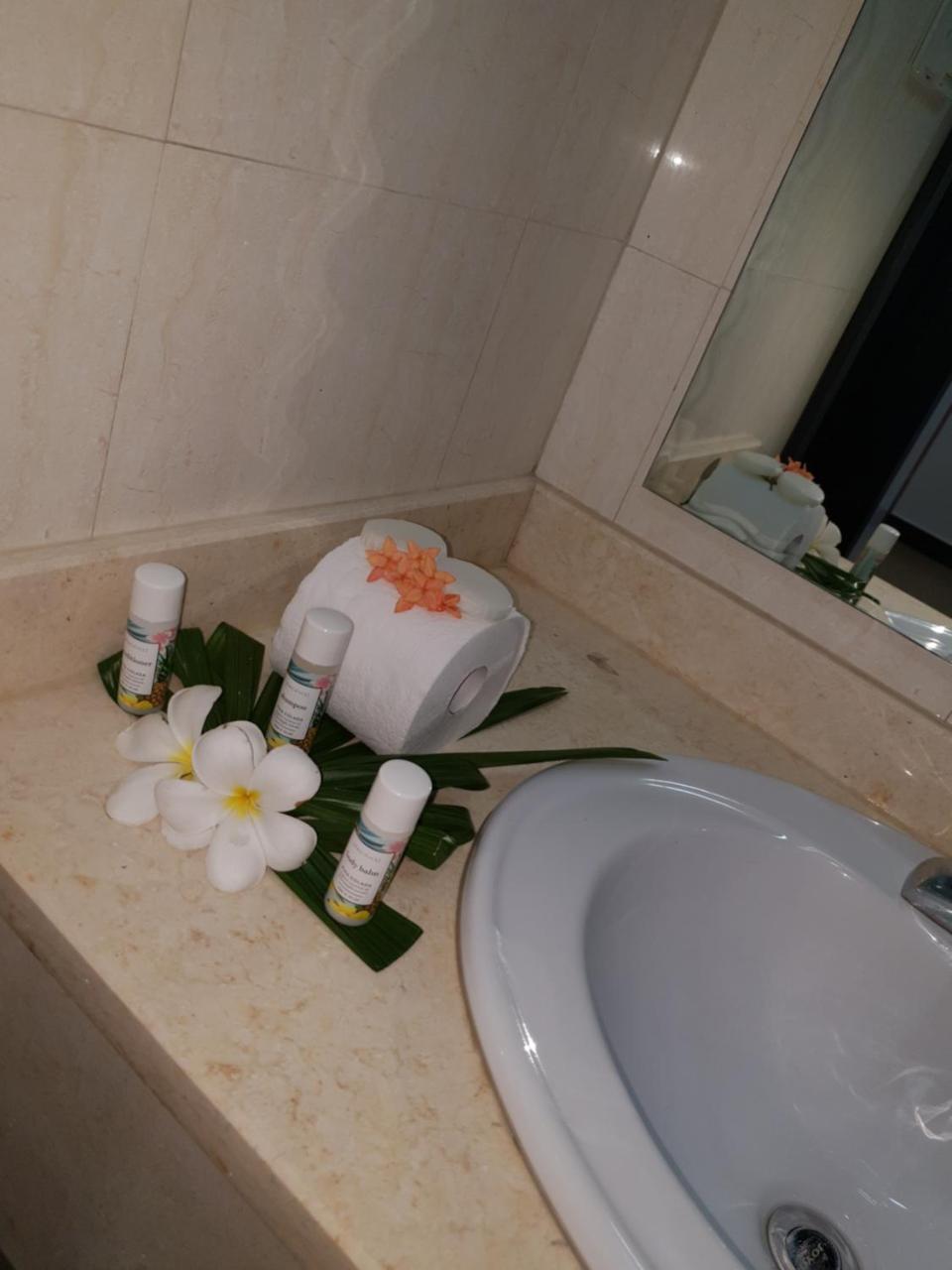 นาเซา รีสอร์ต แอนด์ วิลลา Hotel นาดี ภายนอก รูปภาพ