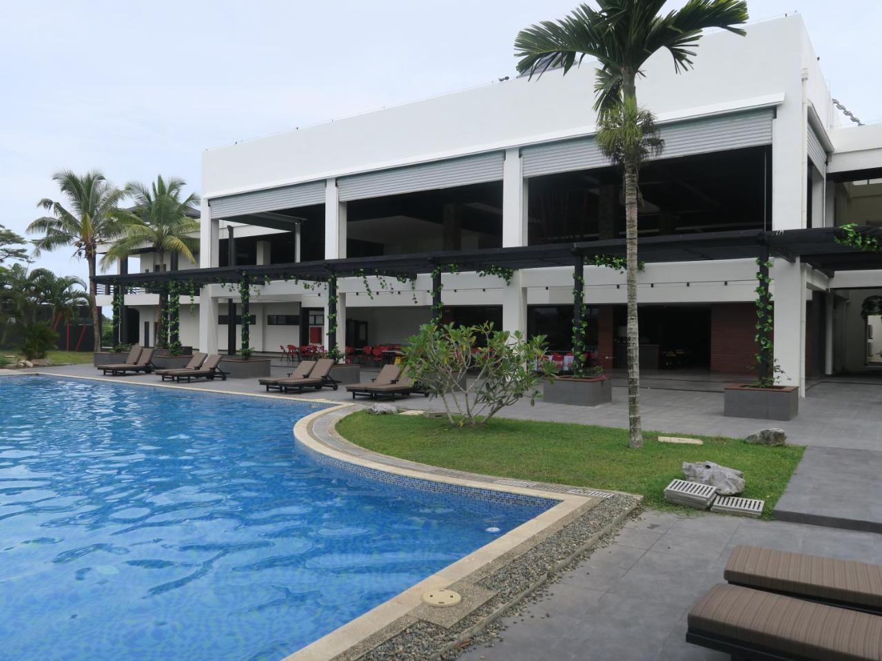 นาเซา รีสอร์ต แอนด์ วิลลา Hotel นาดี ภายนอก รูปภาพ